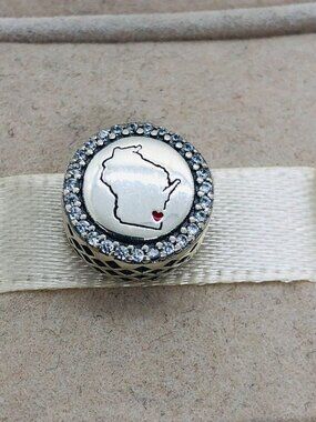✨🔥Pandora Wisconsin Map Exclusive bead Charm